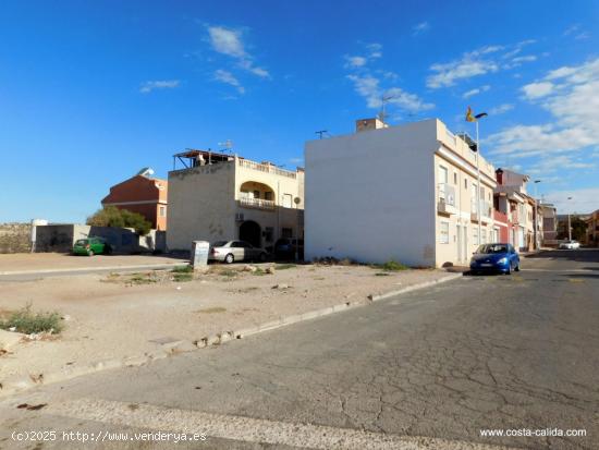 A la venta 2 PARCELAS EN PLAYASOL-1, con un Total de 120 m2 de superficie. - MURCIA