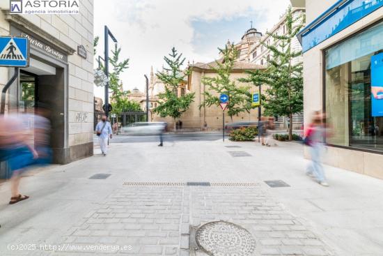 Estupenda plaza de Garaje en el centro de Granada! - GRANADA