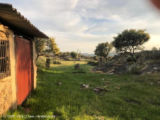 Finca Rustica con bonitas vistas - CACERES