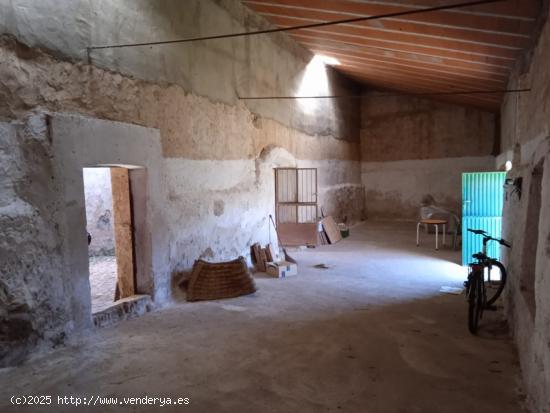 Gran Inmueble con Muchas posibilidades en Malpartida - CACERES