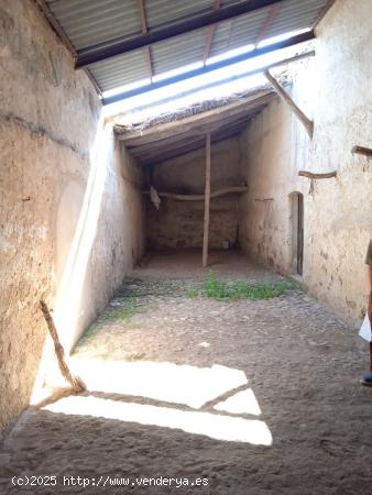 Gran Inmueble con Muchas posibilidades en Malpartida - CACERES