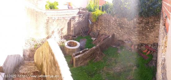 Terreno con construcción en Valdefuentes - CACERES