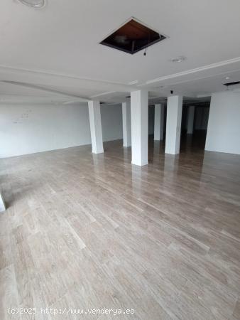 ESPECTACULAR LOCAL DE 820 M2 - CACERES