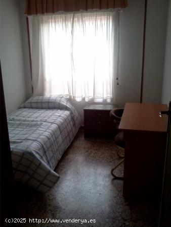 Se vende piso céntrico - CACERES