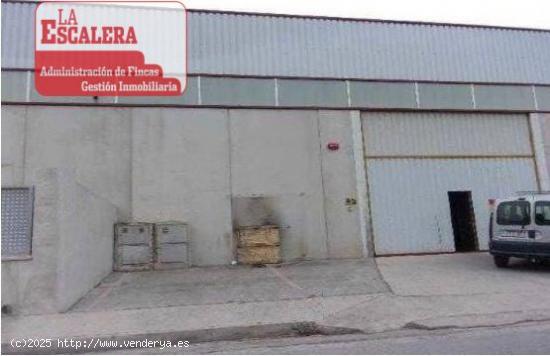 Magnifica nave industrial de 630m2 - MURCIA