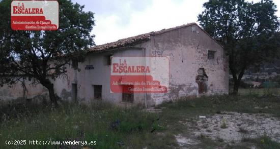 PORTELL DE CATÍ. 88 HA. DE SUELO NO URBANIZABLE EN CASTALLA. - ALICANTE