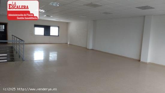 Local comercial y oficina en Castalla - ALICANTE