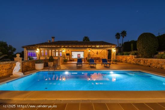 Chalet de lujo con espectaculares vistas en urbanización privada en el término de Palma de Mallorc