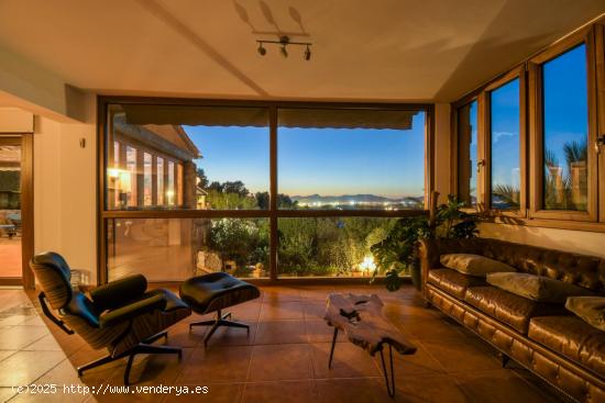 Chalet de lujo con espectaculares vistas en urbanización privada en el término de Palma de Mallorc