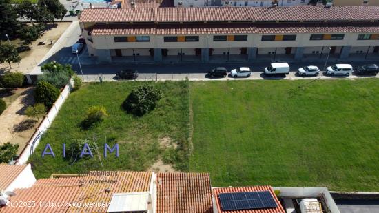 Terreno con proyecto y licéncia en Santa Susanna - BARCELONA