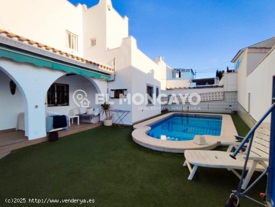 Villa en venta en San Miguel de Salinas (Alicante)