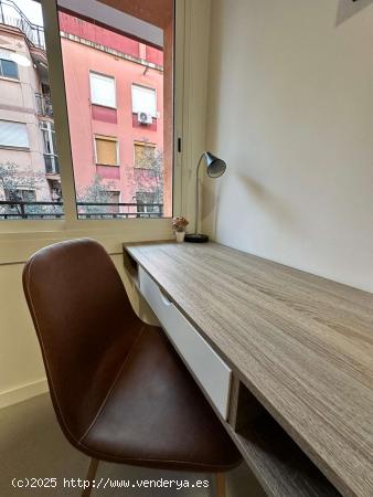  Se alquila habitación en apartamento en L'Hospitalet De Llobregat - BARCELONA 