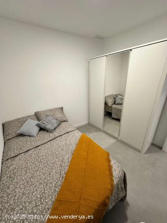  Se alquila habitación en apartamento en L'Hospitalet De Llobregat - BARCELONA 