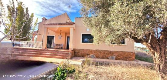 ¡OPORTUNIDAD! CHALET EN VALVERDE UNA DE LAS ZONA MAS COTIZADA DE ELCHE / ALICANTE  10.000 DE PARCEL