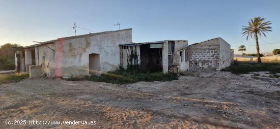 CASA ADOSADA PARA REFORMAR CON 10.000 PARCELA EN LAS BAYAS/ ELCHE - ALICANTE