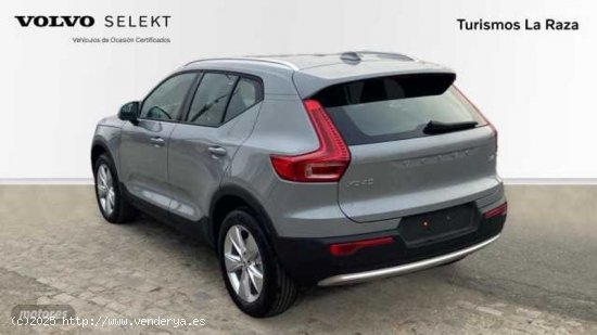 Volvo XC40 TODOTERRENO 2.0 B3 CORE AUTOMATICO 163CV 5P de 2024 con 10 Km por 37.900 EUR. en Sevilla