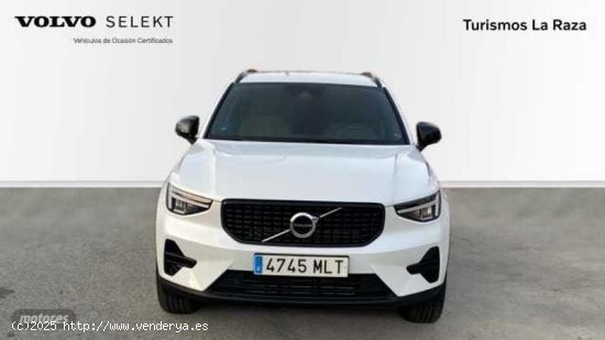 Volvo XC40 TODOTERRENO 2.0 B3 PLUS DARK AUTOMATICO 163CV 5P de 2023 con 10.975 Km por 41.900 EUR. en