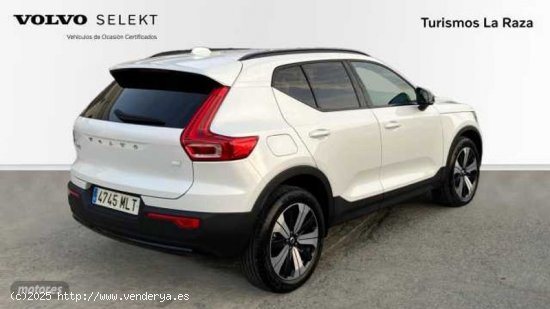 Volvo XC40 TODOTERRENO 2.0 B3 PLUS DARK AUTOMATICO 163CV 5P de 2023 con 10.975 Km por 41.900 EUR. en