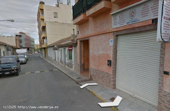 Local comercial en Rojales de grandes dimensiones con oficina. - ALICANTE