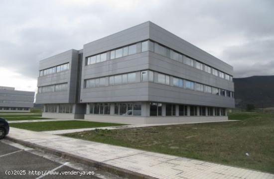 EDIFICIO DE OFICINAS COMPLETO CIUDAD DEL TRANSPORTE - NAVARRA