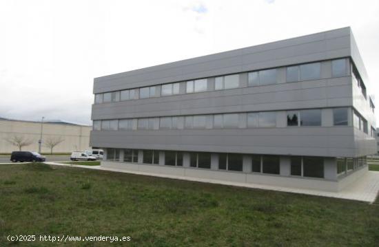 EDIFICIO DE OFICINAS COMPLETO CIUDAD DEL TRANSPORTE - NAVARRA