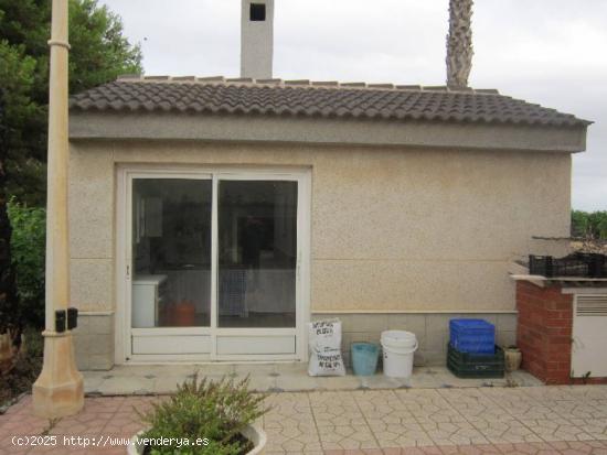 Chalet a la venta, en Elche, zona Perleta - ALICANTE