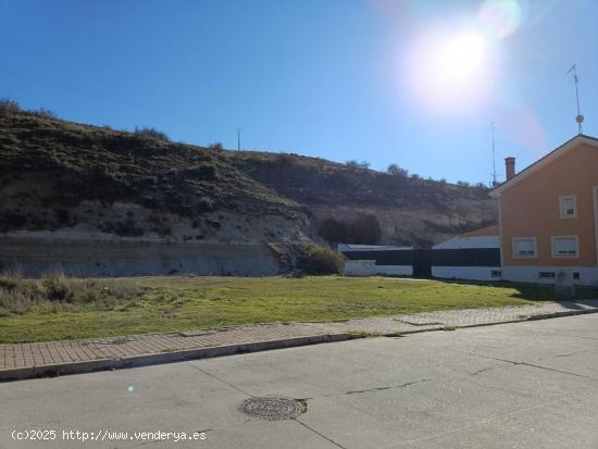 Parcelas en venta en Cuéllar (Segovia). 2 parcelas. 387 m² en total. Ref. 1857 - SEGOVIA