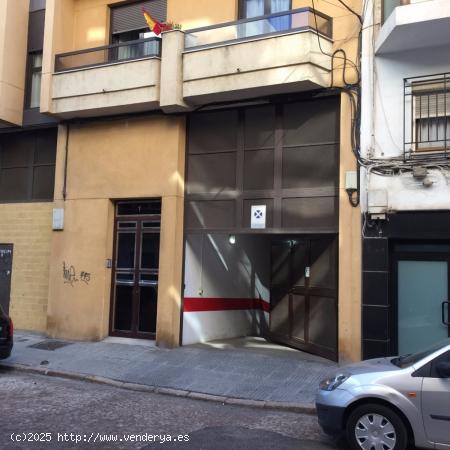 Plaza de aparcamiento en zona Mozarabes - CORDOBA