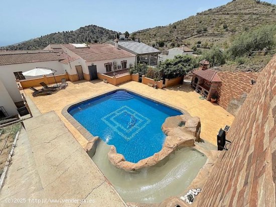 Casa en alquiler en Sayalonga (Málaga)