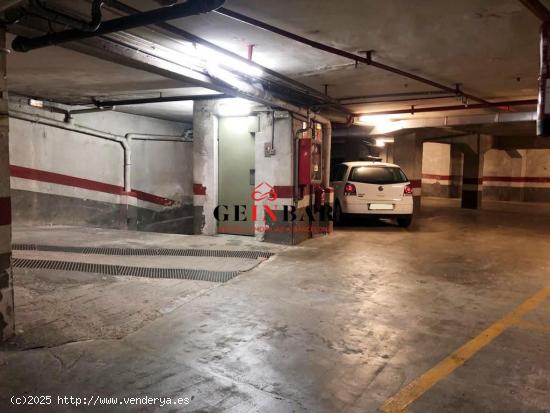 PLAZA DE COCHE PARA COCHE PEQUEÑO - BARCELONA