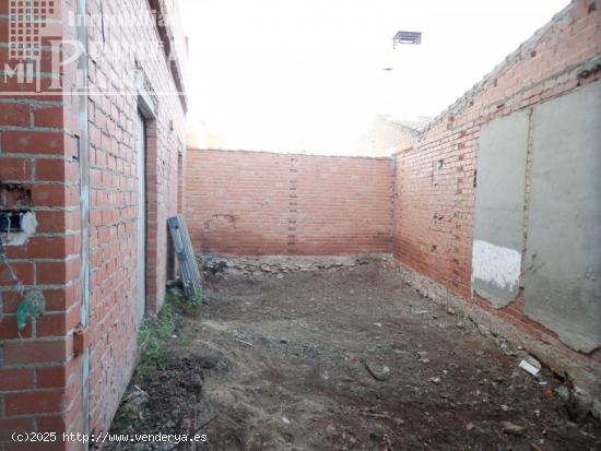 *Casa de dos plantas, de nueva construccion por terminar, por 200.000€* - CIUDAD REAL