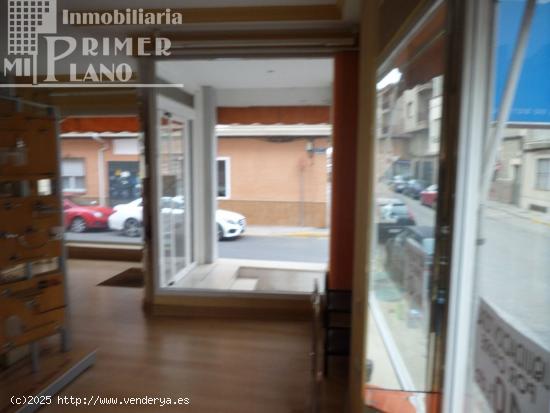 *LOCAL COMERCIAL DE 120 M2 CON UNA OFICINA Y AIRE ACONDICIONADO EN 78.000 EUROS* - CIUDAD REAL