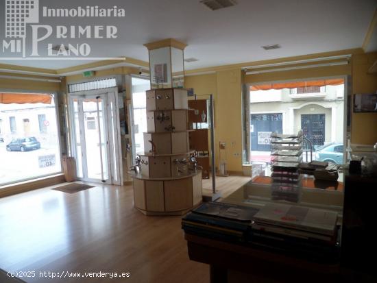 *LOCAL COMERCIAL DE 120 M2 CON UNA OFICINA Y AIRE ACONDICIONADO EN 78.000 EUROS* - CIUDAD REAL