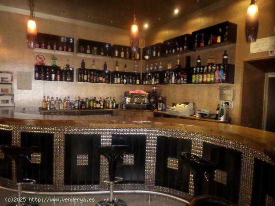 Se traspasa cafe-bar - restaurante en Argamasilla de Alba en perfecto estado por valor de 30.000. 