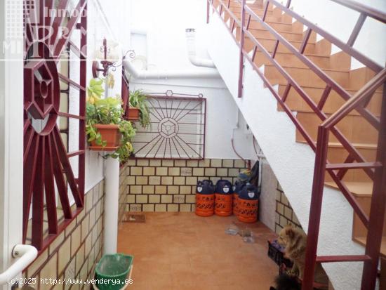 *CASA, TOTALMENTE AMUEBLADA, DE DOS PLANTAS EN VENTA EN TOMELLOSO* - CIUDAD REAL