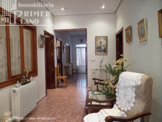  CASA DE PLANTA BAJA EN CALLE DOÑA CRISANTA, CON PATIO Y COCHERA POR 180.000 € - CIUDAD REAL 