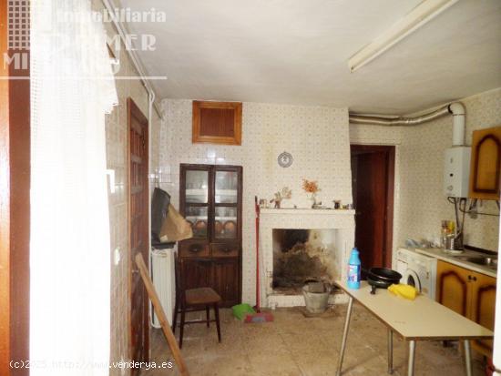 *Casa, en esquina, junto a los colegios, dos plantas para reformar en Pedro Muñoz, solo 78.000€* 