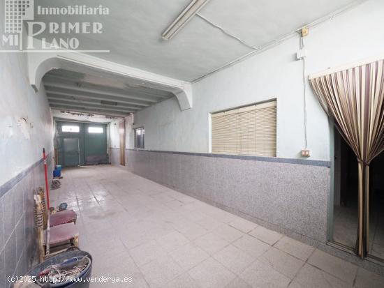 CASA VIEJA PARA DERRIBAR,  CON 438 M2 DE PARCELA POR 75.000 EUROS - CIUDAD REAL