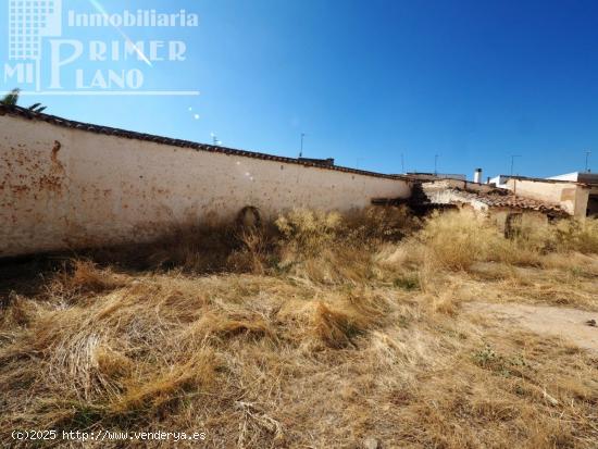 Se vende solar de 261 m2 con 5 de fachada en zona centro de Tomelloso - CIUDAD REAL