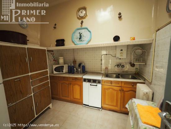 Se vende casa para reformar en pleno centro de Tomelloso con 228 m2 de terreno y 8,72 de fachada - C