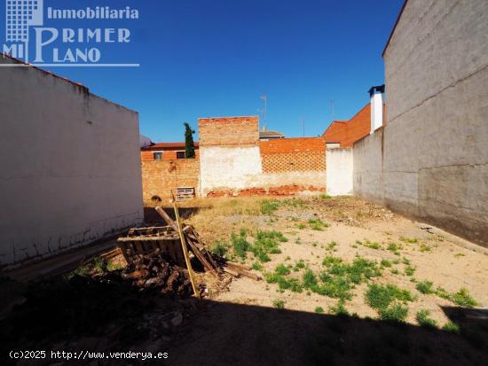 se vende solar con 271m2 y 10 metros de fachada en una de las mejores zonas de Tomelloso - CIUDAD RE