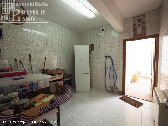 *Amplio piso de 139m2 con 3 dormitorios y baño en pleno centro de Tomelloso* - CIUDAD REAL