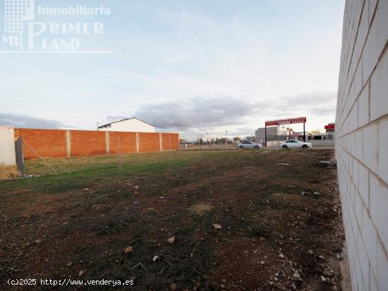 Solar en Polígono 20, de 250 m2 y 9 metros de fachada por solo 53.000 euros. - CIUDAD REAL