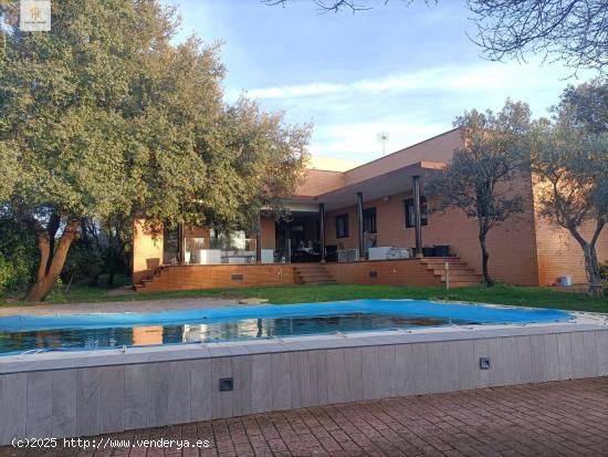 Se VENDE MGANÍFICO CHALET en zona CERES GOLF. Vivienda de Lujo. - CACERES