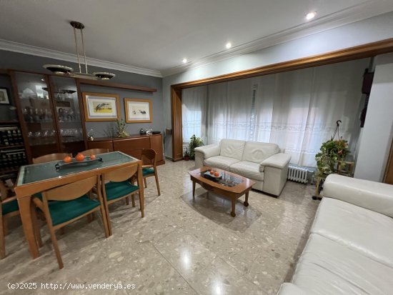 Unifamiliar adosada en venta  en Sant Boi de Llobregat - Barcelona