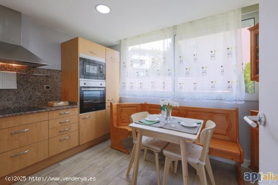 Unifamiliar adosada en venta  en Sant Cebrià de Vallalta - Barcelona