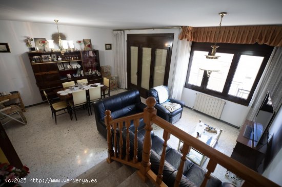 Unifamiliar adosada en venta  en Manlleu - Barcelona