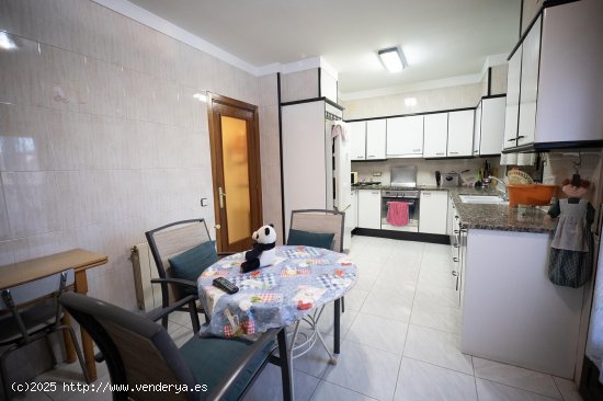 Unifamiliar adosada en venta  en Manlleu - Barcelona