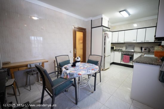 Unifamiliar adosada en venta  en Manlleu - Barcelona