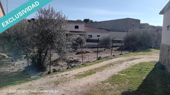 Excepcional Solar Urbano en Lagartera: 890 m² con Todos los Servicios